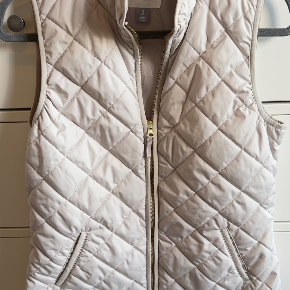Old Navy Cream Quilted Vest Lightweight Insulated